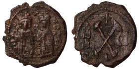 Phocas and Leonitia. (602-610 AD). 10 nummis. (17mm, 2,62g) Constantinople. Obv: Phocas and Leonitia sitting on throne facing. Rev: X A/N/N/O.