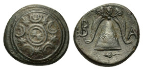 Kings of Macedon. Alexander III ‘the Great’ (336-323 BC). Æ unit. (16mm, 4.7g). Struck circa 325-310 BC. Macedonian shield, thunderbolt on boss. R/ Ma...