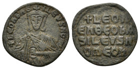 Leo VI (886-912). Æ 40 Nummi (25mm, 6g). Constantinople. Facing bust, wearing crown and chlamys, holding akakia. R/ Legend in four lines across field....