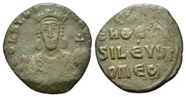 Constantine VII and Romanus I (913-959). Æ 40 Nummi (24mm, 4.8g). Constantinople, AD 945-950. Crowned facing bust of Romanus I, wearing loros, holding...