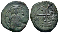 Manuel I Comnenus (1143-1180). Æ Tetarteron (21,6mm, 4g). Cross with X at center set on three steps. R/ Half-length figure of Manuel I standing facing...