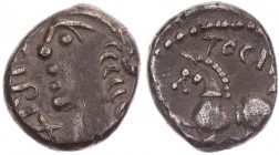 GALLIEN SEQUANI
Togirix AR-Quinar Vs.: [TO]GIRIX, stilisierter Kopf der Roma mit Helm n. l., Rs.: TOGIR[IX], stilisiertes Pferd n. l., [unten Punktbo...
