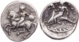 KALABRIEN TARENT
 AR-Didrachme/Nomos um 355-340 v. Chr. Vs.: Jüngling mit Rundschild springt von n. l. gallopierendem Pferd ab, Rs.: Taras reitet mit...