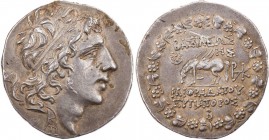 PONTOS, KÖNIGREICH
Mithradates VI. Eupator, 120-63 v. Chr. AR-Tetradrachme November 90 v. Chr. (= 2. Monat des Jahres 208) Vs.: Kopf mit Diadem n. r....