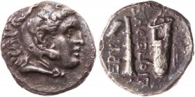 IONIEN ERYTHRAI
 AR-Drachme 330-300 v. Chr., Magistrat Diopeithes Vs.: Kopf des Herakles mit Löwenskalp n. r., Rs.: Eule steht n. r., Kopf v. v., rec...