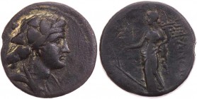 KILIKIEN EPIPHANEIA
Pseudo-autonom, unter Caligula, 37-41 n. Chr. AE-Tetrachalkon 39/40 n. Chr. (= Jahr 107) Vs.: Büste des Dionysos mit Efeukranz n....