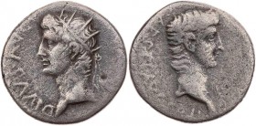 KAPPADOKIEN KAISAREIA / CAESAREA
Tiberius für Divus Augustus und Germanicus, gest. 14 bzw. 19 n. Chr. AR-Drachme 33/34 n. Chr. Vs.: DIVVS AVGV-[STVS]...