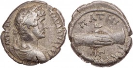 ÄGYPTEN ALEXANDRIA
Hadrianus, 117-138 n. Chr. BI-Tetradrachme 128/129 n. Chr. (= Jahr 13) Vs.: gepanzerte und drapierte Büste mit Lorbeerkranz n. r.,...