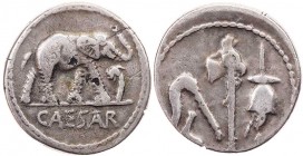 IMPERATORISCHE PRÄGUNGEN
C. Iulius Caesar, gest. 44 v. Chr. AR-Denar (subärat) 49 v. Chr. Heeresmzst. in Spanien Vs.: Elefant schreitet n. r., davor ...