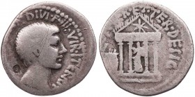 IMPERATORISCHE PRÄGUNGEN
Octavianus AR-Denar 36 v. Chr. Mzst. in Mittel- oder Süditalien Vs.: [IMP CAESAR] DIVI·F · III·VIR ITER · R P C, Kopf des ju...