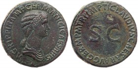 RÖMISCHE KAISERZEIT
Agrippina maior, geprägt unter Claudius, 41-54 n. Chr. AE-Sesterz 41 n. Chr. Rom Vs.: AGRIPPINA M F GERMANICI CAESARIS, drapierte...