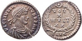 RÖMISCHE KAISERZEIT
Iulianus II., 360/361-363 n. Chr. AR-Siliqua 360/361 n. Chr. Lugdunum, 2. Offizin Vs.: FL CL IVLIA-NVS P P AVG, gepanzerte und dr...
