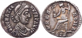 RÖMISCHE KAISERZEIT
Gratianus, 367-383 n. Chr. AR-Siliqua 367-375 n. Chr. Trier Vs.: D N GRATIA-NVS P F AVG, gepanzerte und drapierte Büste mit Perle...
