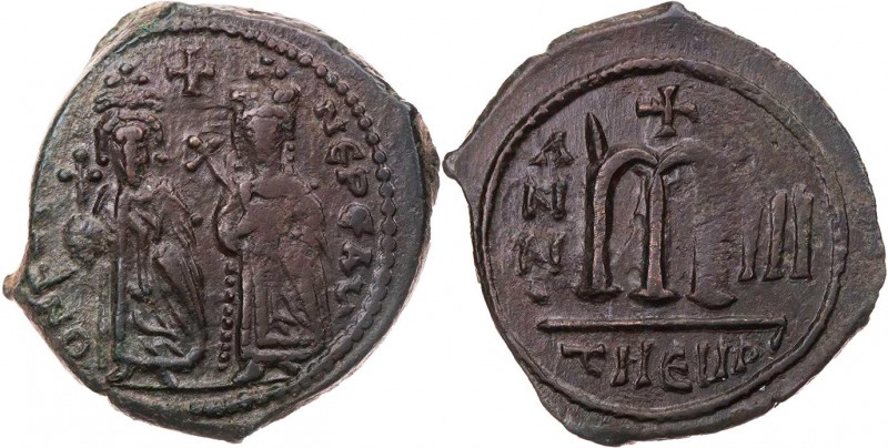 BYZANZ
Phocas, 602-610 AE-Follis 604/605 (= Jahr 3) Theupolis (Antiochia) Vs.: ...