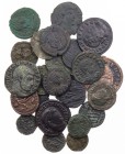 Lot, römische Münzen AE-Prägungen der Spätantike, darunter Maximinus II. Daia, Maxentius, Constantinus I., Licinius, Licinius II., Constantinus II., C...