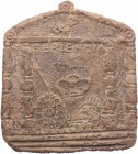 SONSTIGE
 Bleiguss-Tafel 313 n. Chr. (oder wenig später) Transportables Privat-Altarbild in Form einer tetrastylen Aedicula. Oben Eule n. r., Kopf v....