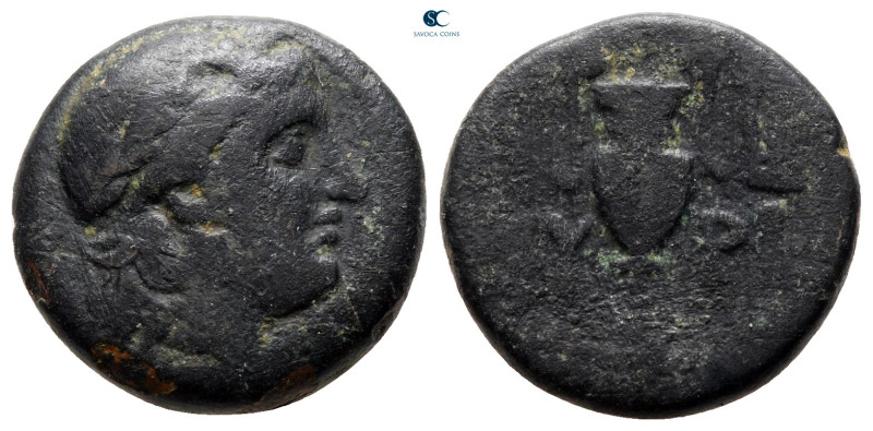 Aiolis. Myrina circa 200-0 BC. 
Bronze Æ

16 mm, 3,87 g



Good Fine