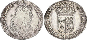 LOUIS XIV le Grand (1643-1715)
1/4 d'écu de Béarn au buste juvénile
1675 PAU - TTB 35 (TTB)
Rarissime !!! - infime éclat listel


DR 302, D 1492...