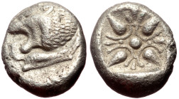 Ionia, Miletos AR Diobol (Silver, 9mm, 1.02g) Late 6th-early 5th century BC. 
Obv: Forepart of lion left, head reverted 
Rev: Stellate pattern within ...