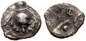 Ionia, Ephesos AR Tetartemorion (Silver, 0.12g, 6mm) ca 500-420 BC. 
Obv: Bee 
Rev: Head of eagle right within incuse square. 
Ref: Karwiese Series IV...