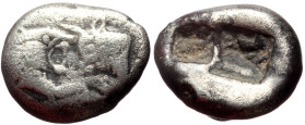 Kings of Lydia temp. Cyrus – Darios I (ca 545-520 BC) AR 2/3 Siglos = 1/3 Stater (Silver 13mm, 3.26 g) Sardeis.
Obv: Confronted foreparts of lion and ...