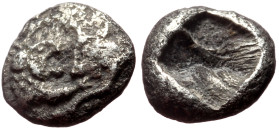 Kings of Lydia, Kroisos AR 1/24 Stater (Silver, 0.36g, 7mm) Sardes, ca 561-546 BC. 
Obv: Confronted foreparts of lion to right and bull to left 
Rev: ...