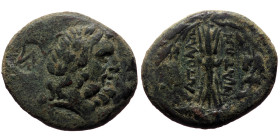 Pisidia, Apollonia Mordiaion (2nd-1st centuries BC) AE (Bronze, 4.94g, 22mm)
Obv: Laureate head of Zeus right, 
Rev: ΑΠΟΛΛΩ / ΝΙΑΤΩΝ, Thunderbolt with...