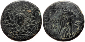 Pontos, Amisos (Under Mithradates VI Eupator ca. 85-65 BC) AE
(Bronze, 7.48g, 21mm) 
Obv: Octagonal shield bearing aegis, Gorgoneion in center
Rev: Ni...