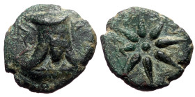 Pontos, Uncertain (Amisos?), Time of Mithradates VI (ca 130-100 BC) AE
(Bronze, 5.26g, 19mm) 
Obv: Bashlyk left, facing Pan bust below; bow to right; ...