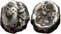 Persia, Achaemenid Empire. temp. Darios I to Xerxes II (ca 485-420 BC) AR Siglos (Silver, 15mm, 5.41g) Sardes 
Obv: Persian king or hero, wearing kida...