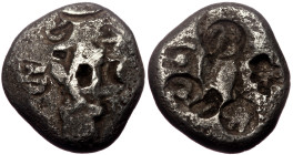 Persia, Achaemenid Empire, AR Siglos,(Silver, 5.16 g 12mm), 5th Century BC. 
Obv: Persian king in kneeling-running stance right, 
Rev: Incuse rectangu...