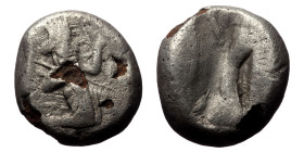 Persia, Achaemenid Empire, AR Siglos, (Silver,4.01 g 15mm), Time of Darios I to Xerxes II.485-420 BC. Sardes.
Obv: Persian king in kneeling-running st...