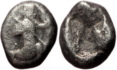 Persia, Achaemenid Empire. temp. Darios I to Xerxes II (ca 485-420 BC) AR Siglos (Silver, 15mm, 5.36g) Sardes 
Obv: Persian king or hero, wearing kida...