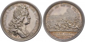 RDR / ÖSTERREICH 
 Karl VI. 1711-1740 
 Silbermedaille 1716. Auf den Sieg des Prinzen Eugens von Savoyen an der Save bei Peterwardein über die Türke...
