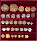 POLEN DANZIG
Stadt Lot 19.-20. Jh. Medaillen aus Silber und unedlen Metallen, überwiegend mit Bezug zu Danzig, teilweise mit Auktionsprovenienzen. 34...