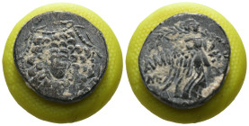 Pontos. Amisos. Mithradates VI. Eupator. (85-65 BC) Æ Bronze. Obv: Aegis facing. Rev: Nike advancing to right. Weight 7.22 gr - Diameter 22 mm