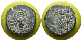 Pontos. Amisos. Mithradates VI. Eupator. (85-65 BC) Æ Bronze. Obv: Aegis facing. Rev: Nike advancing to right. Weight 6.78 gr - Diameter 22 mm
