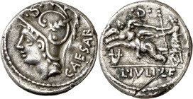 (hacia 103 a.C.). Gens Julia. Denario. (Bab. 4) (S. 4a) (Craw. 320/1). Incisión en reverso. 3,43 g. (MBC+).