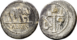 (49 a.C.). Julio César. Denario forrado. (Spink 1399) (S. 49) (Craw. 443/1). 2,96 g. MBC.