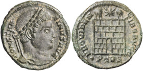 (327-328 d.C.). Constantino I. Treveri. AE 19. (Spink 16240) (Co. 454) (RIC. 509). Pátina verde. 2,60 g. MBC+.
