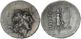 Royaume de Capadoce - Ariarathes IX - Drachme An 5 avec la tête juvénile

Argent - 4,14 grs - 17,5 mm
HGCS.7-845 / Simonetta 4c = SNG Winterthur II...