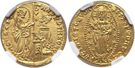 Venezia - Andrea Contarini (1368-1382) Ducato - D/ ANDR' 9TARENO - S M VENETI, San Marco stante a sinistra porge il vessillo al doge genuflesso, lungo...