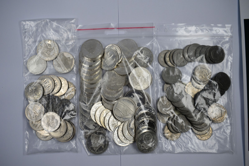 Bundesrepublik Deutschland 1948-2001: Lot mit 5 DM und 10 DM Gedenkmünzen.
 [di...
