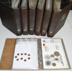 Numisbriefe, Numisblätter: 7 prallgefüllte Alben mit über 200 diversen Numisbriefen / Münzbriefen / Medaillenbriefen. Dabei Münzen aus aller Welt, vie...