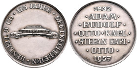 Medaillen Deutschland - Geographisch: Wiesbaden: Silbermedaille 1957 (v. Lang), auf das 125-jährige Jubiläum der Sektkellerei Henkel. Silber 935, 45 m...