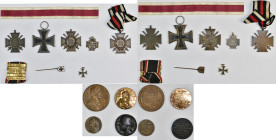 Orden & Ehrenzeichen: Preußen, Konvolut mit: Eisernes Kreuz II. Klasse 1914, Bandring mit Hersteller M (vermutlich), OEK 1909, dazu zwei Patriotische ...