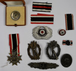 Orden & Ehrenzeichen: Drittes Reich: Lot verschiedene Abzeichen, dabei: Infanterie Sturmabzeichen massive Anfertigung (Rückseitig Hersteller - BSW), I...