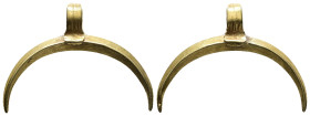 Roman gold pendant in the form of crescent (c. AD 1st–2nd centuries).
Gold pendant in the form of a crescent. A small loop of gold ribbon for suspensi...