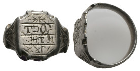 AR Silver finger-ring of Constantine (AD 9th-10th centuries)
Silver finger-ring with reversed inscription: Κωνσταντίνου.
Weight: 6.69 g.
Diameter: ...