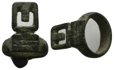 Byzantine key-ring (AD 6th-8th centuries)
A bronze finger ring with rectangular plaque, lateral plate with central u-shaped void.
Weight: 7.28 g.
D...